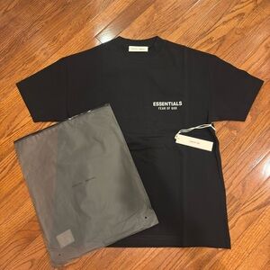 Fear of God Essentials Short Sleeve Tee in Black